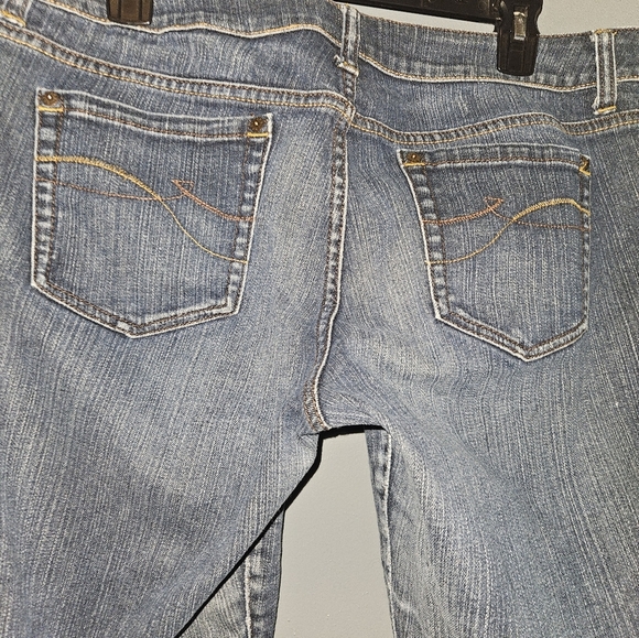 DKNY Womans Jeans Size 14R - Picture 4 of 9